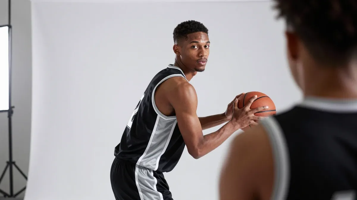 San Antonio Spurs find their footing with win over Mavericks after slow start