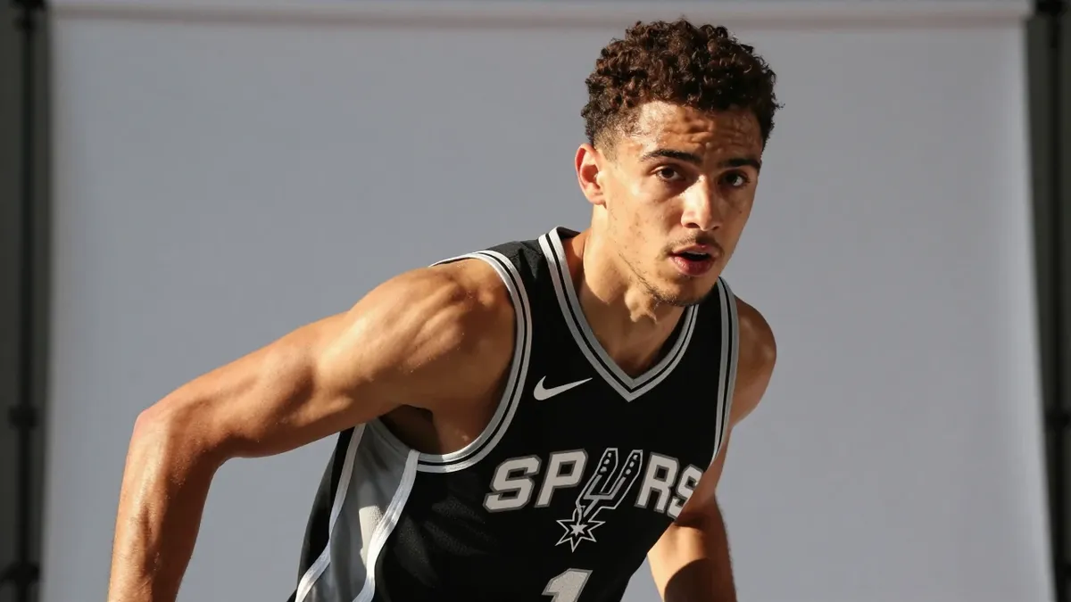 San Antonio Spurs dominate Suns in preseason finale, 123-103
